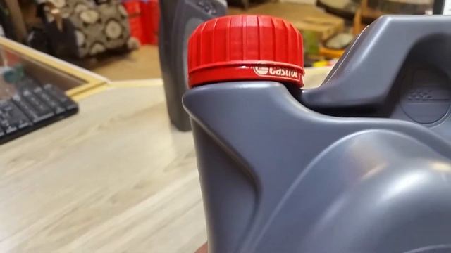 Масло моторное полусинтетическое "GTX Ultraclean 10W-40" часть- 1... смотреть онлайн