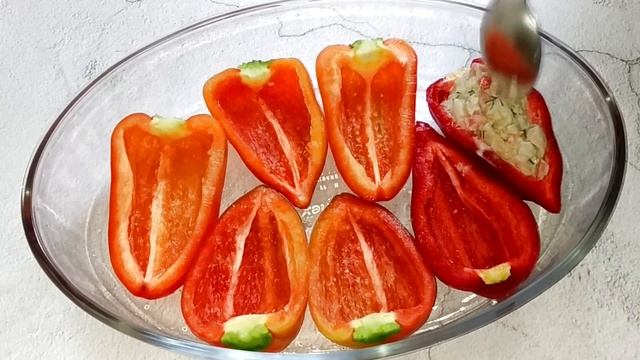 Узнала рецепт в ресторане! Быстрый и простой рецепт фаршированного перца! Съедается моментально!