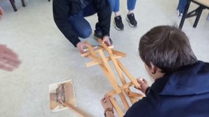 Академик Стекляшкин, учит артистов театра Светлица как правильно собирать мост Леонардо Да Винчи.