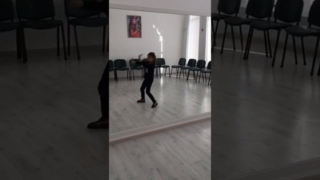 K POP самоучилка ,корейский танец смотреть онлайн