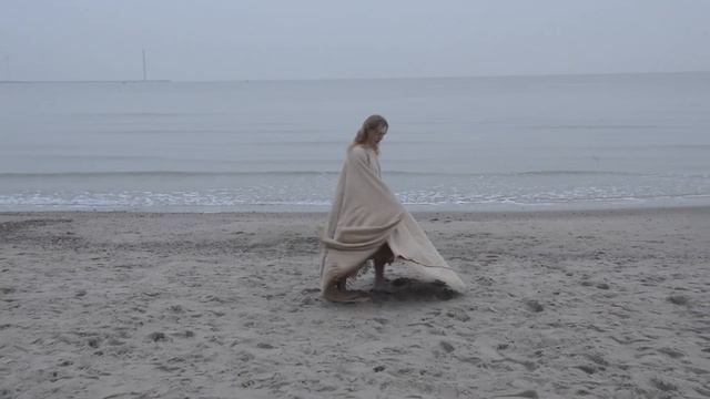 Empty house - Kim Konings смотреть онлайн