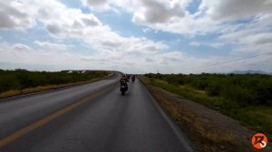 RODAMOS EN UNA PISTA DE CARRERAS X VEZ PRIMERA en 4K