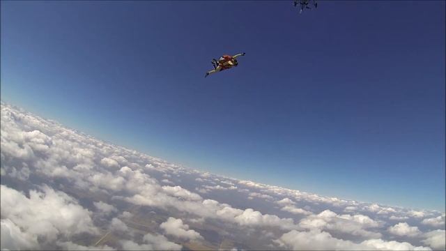 Прыжок Елизаветы с парашютом в Ессентуках смотреть онлайн