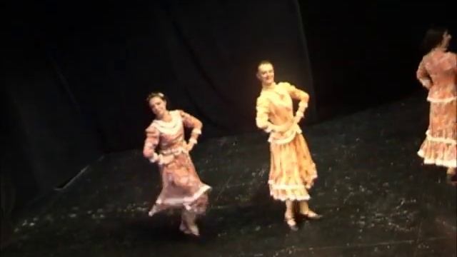 Казачий танец "Варенька".wmv смотреть онлайн