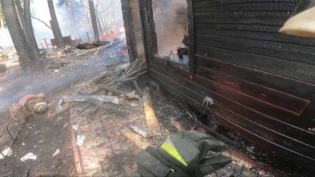 Пожар №3:ранг пожара 1-БИС ,едем в помощь в подрайон,8 построек сгорело смотреть онлайн
