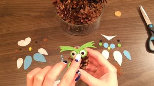 DIY: ПОДЕЛКИ ИЗ ШИШЕК И ФЕТРА СВОИМИ РУКАМИ! СОВЫ ИЗ ШИШЕК!
