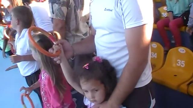 дети с дельфинами смотреть онлайн