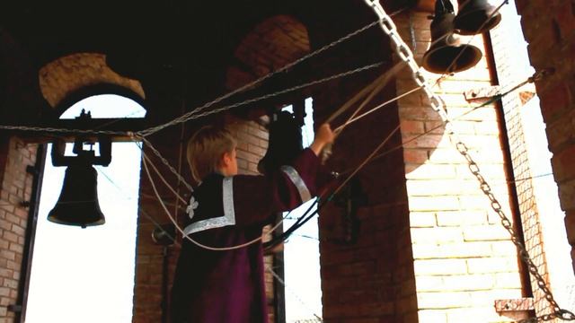 «Хочу обвенчать родителей». В Оренбурге звонарём работает 10-летний мальчик смотреть онлайн