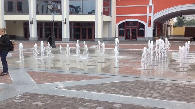 Фонтан Outlet Белая дача смотреть онлайн