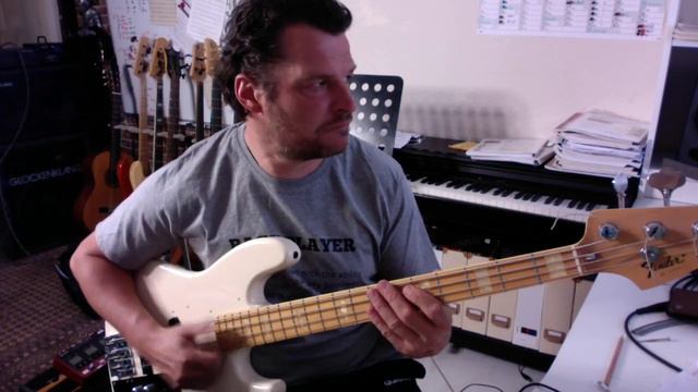 Fender Jazz Bass Japan смотреть онлайн