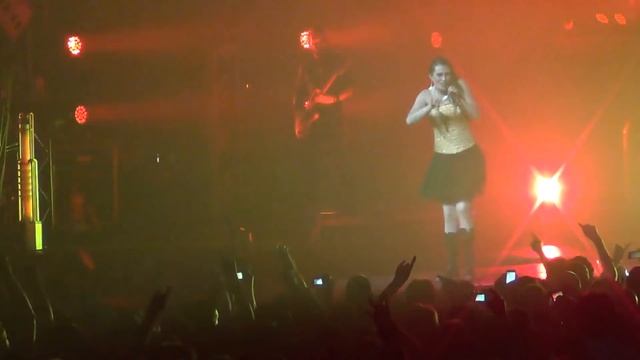 Within Temptation - Covered By Roses - Live le Zénith Paris 2014 смотреть онлайн