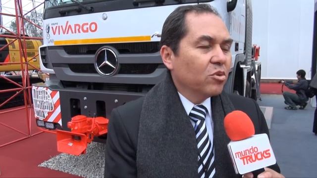 Camión Mercedes-Benz Actros 4160 AK 8x8 SLT de 250 Ton de arrastre смотреть онлайн