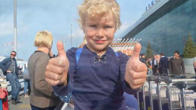 2016 ноябрь Коля читает стихи для мамы и песня Осень наступила смотреть онлайн