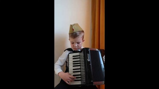 04 05 Родион Деготьков Петров Город из сюиты Человек амфибия смотреть онлайн