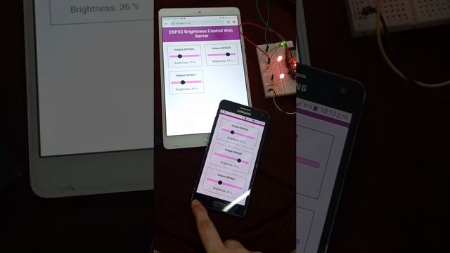(Demo) ESP32 Multiple Sliders WebSocket Web Server PWM Control LEDs Brightness