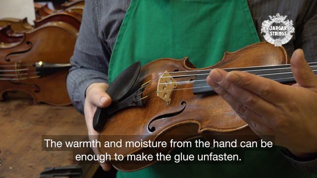 In The Luthiers Workshop: The Violin's Seams Open смотреть онлайн
