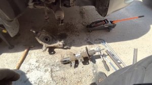 Замена передних амортизаторов Jeep Cherokee KL LBM