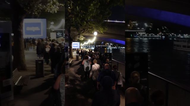 Queen's lying-in-state: Waterloo Bridge queue is long / Очередь увидеть гроб королевы мост Ватерлоо