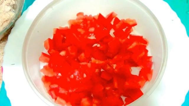 Праздничный Новогодний салат с курицей помидорами и ананасами , легко и просто смотреть онлайн