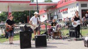 Кончится лето - Кино (Виктор Цой ) ► COVER НА УЛИЦЕ