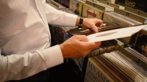 Где и как хранить виниловые пластинки? Срок годности грампластинок / Дом Винила