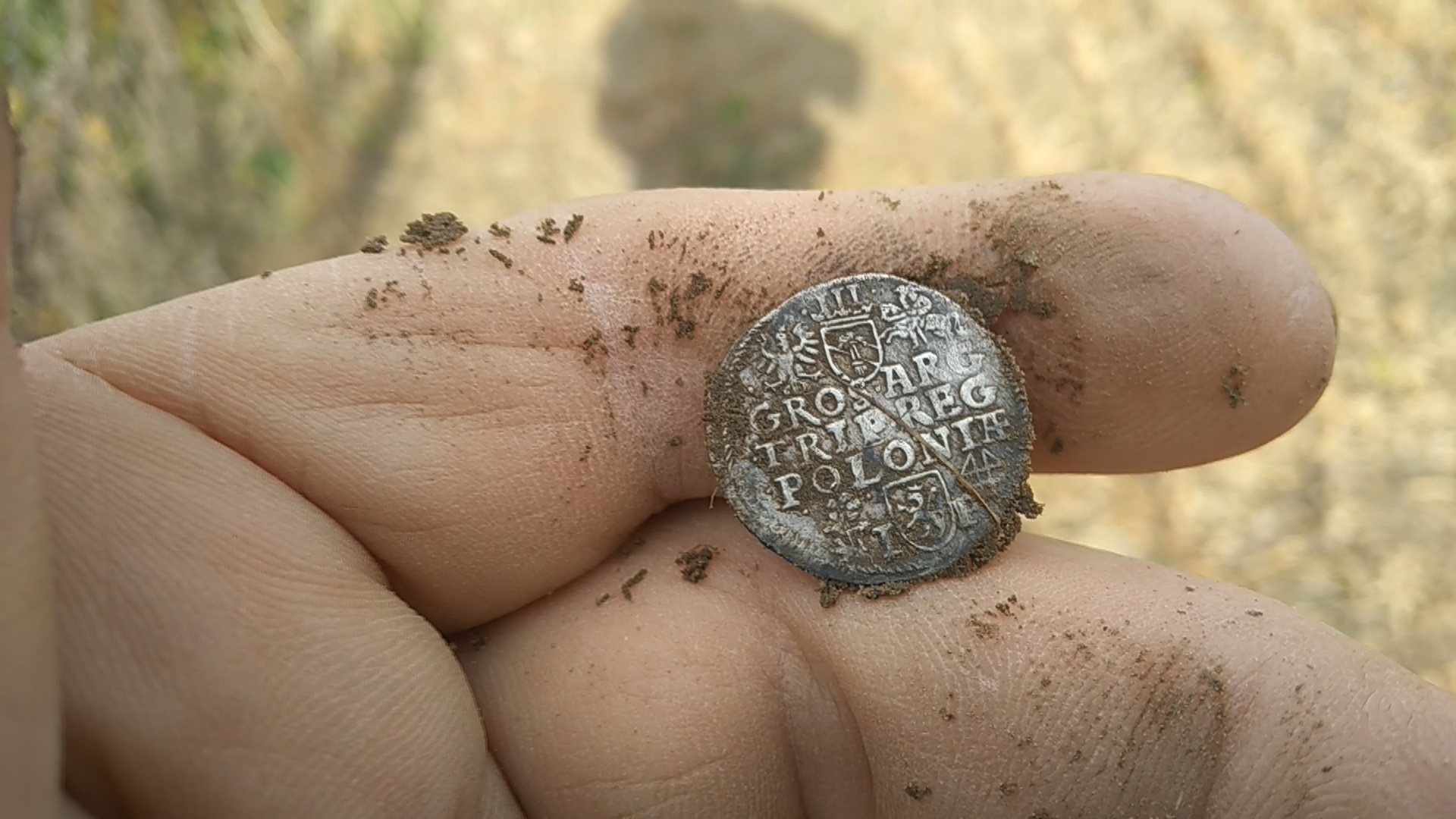 Поиски серебра. Металлические предметы. Поиски серебра. Самородки платины в природе. Серебро руда.