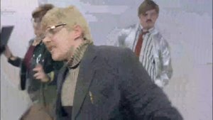 МЕГАРЖАЧ! Мужик танцует в офисе под песню Родригеза