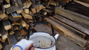 Спасла старый чайник. Кашпо из старого чайника. Дала вторую жизнь чайнику.