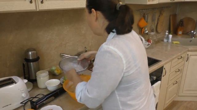 Готовим вместе. Шарлотка.