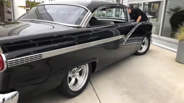 1956 Ford Fairlane Victoria at Park Place LTD смотреть онлайн