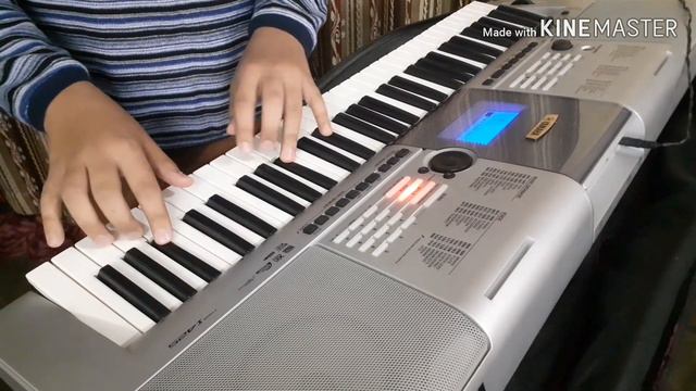 Luis Fonsi - Despacito ft. Daddy Yankee song on piano or synthesizer смотреть онлайн
