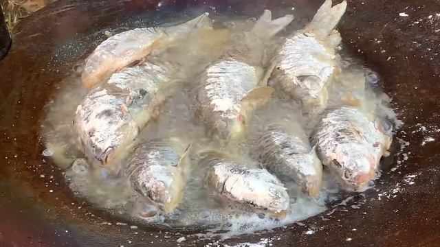 ? ЖАРЕНЫЕ КАРАСИ С ХРУСТЯЩЕЙ КОРОЧКОЙ НА САДЖЕ/ ЖАРЕНАЯ РЫБА/ Fried Fish?