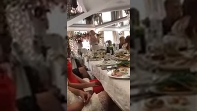 Любимая невестка старшего сына Маришка спела на свадьбе молодым смотреть онлайн
