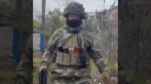 Разведка наша вернулась! Живые? ㅤ
- Конечно! Командир сказал: кто первым умрет - тот пид*рас. ㅤ