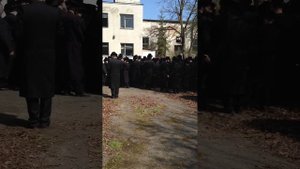 Хасиды поют