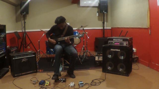 Axis Drift (video 9)--Osirian Lords(song 3). How I approach dark atmospheric music with Cort Z44 смотреть онлайн