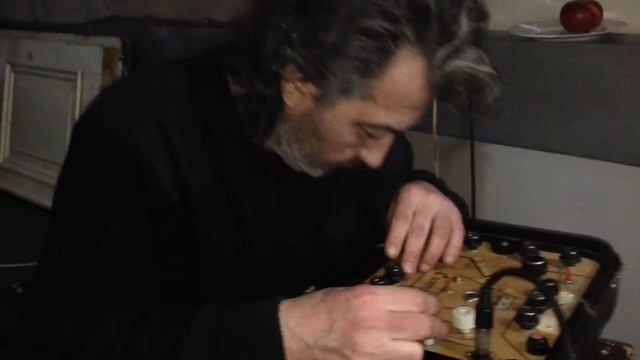 Papa Srapa: Перформанс с табуреткой (выставка Эльфриды Новицкой) смотреть онлайн