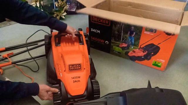 Black+Decker Lawnmower 1400w Unboxing