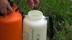 Опрыскиватели ЖУК-Эксперт (он же БИОНИК) и ЖУК-Классик в сравнении.Заливка жидкости и накачивания д