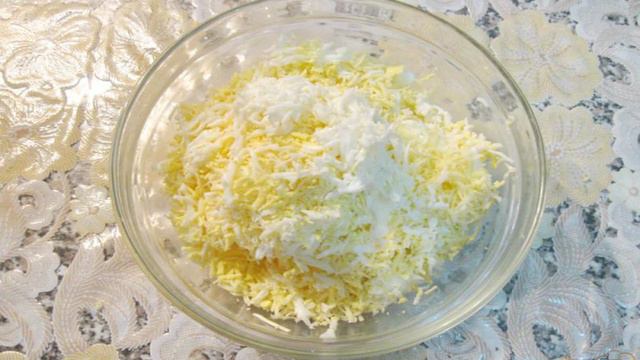 Сырные шарики с крабовыми палочками