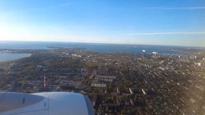 Посадка в аэропорту - Таллинн, Эстония / Landing at Tallinn airport - Estonia