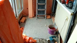 Утепленная лоджия с отделкой декоративной штукатуркой. Переделка ужасной стяжки.