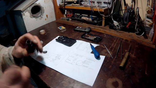 Чистка динамика телефона
