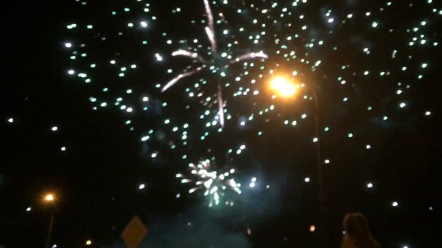 Салют в С. Бутово. Москва. День города. Суббота, 7 сентября 2019 смотреть онлайн