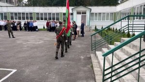 Внос и вынос Государственного флага знаменной группы