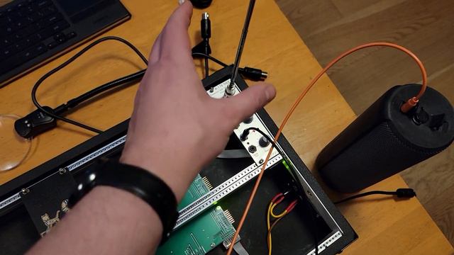 The Th-heron-min - Super Minimal Eurorack Theremin смотреть онлайн