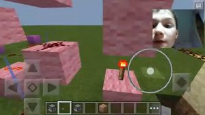 Как поставить пыль или кнопку на выбрасыватель Minecraft pe