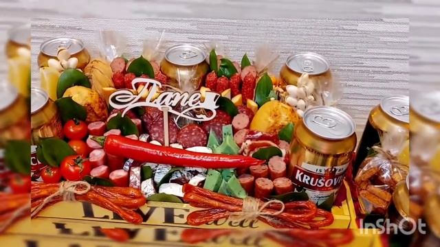 Мужской подарок.Ящик с пивом и закусками?