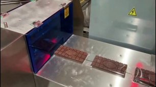 Линии упаковки шоколада в картонную коробку
