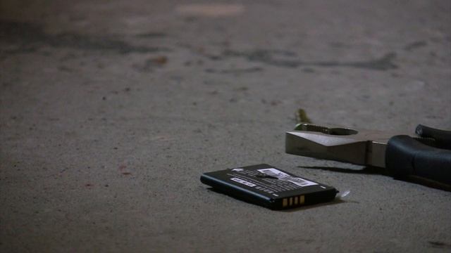 Что будет, если пробить вздувшийся аккумулятор Li-Ion смотреть онлайн